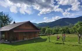 Wooden House Pia